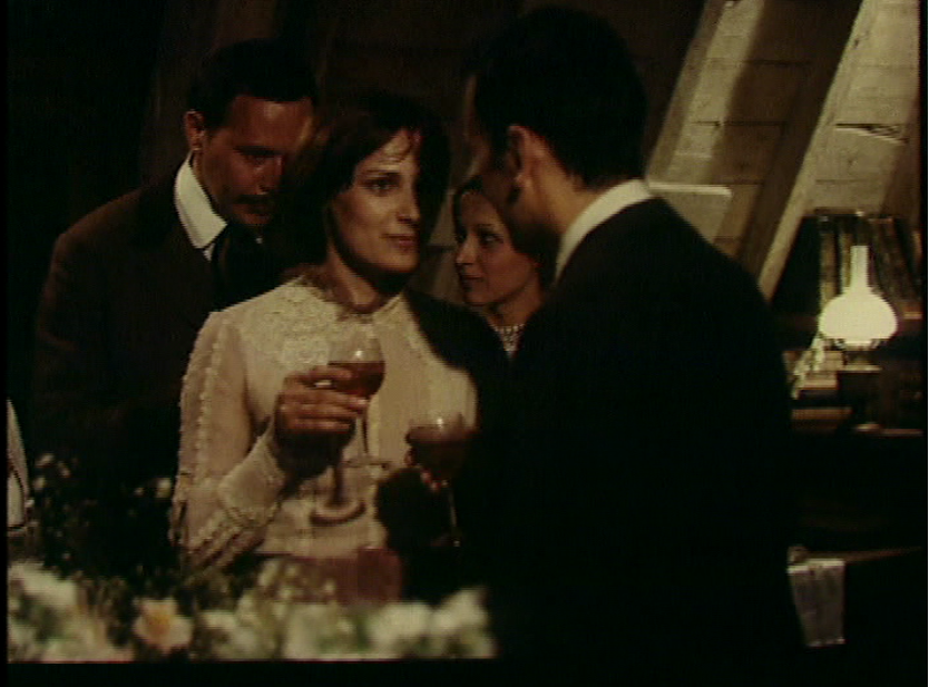 intre oglinzi paralele1